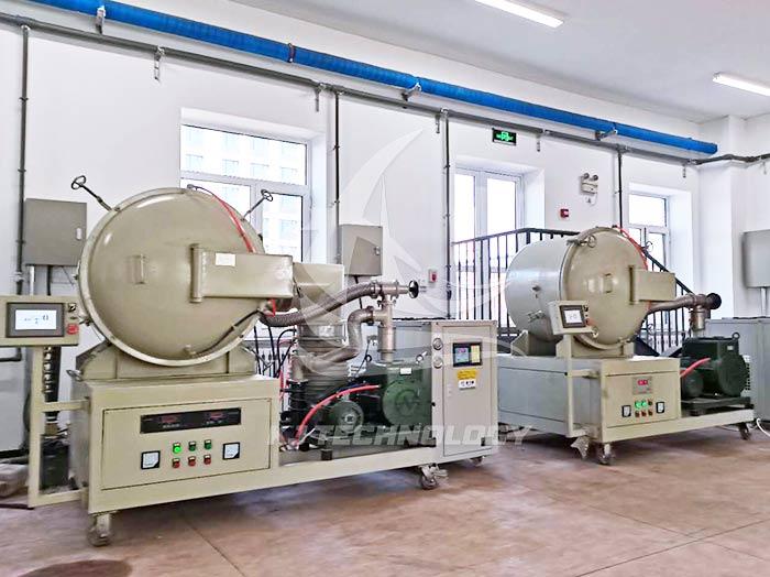 A commonly used experimental vacuum heat treatment furnace (click on the image to view product details)