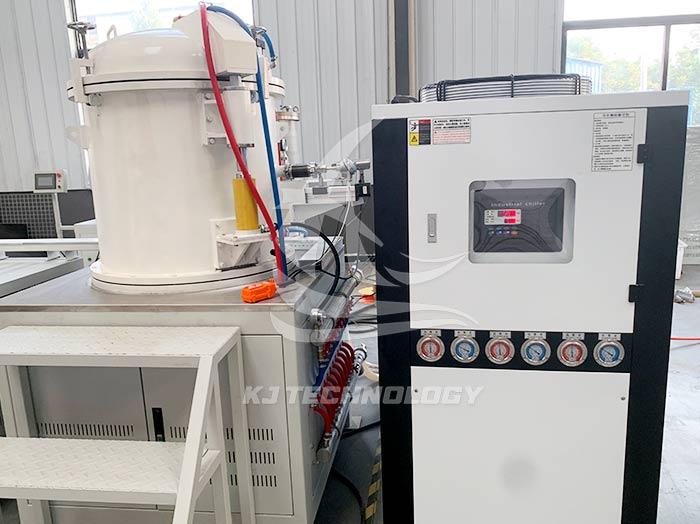 A commonly used vertical carbon tube vacuum furnace (click on the image to view product details) A commonly used vertical carbon tube vacuum furnace (click on the image to view product details)